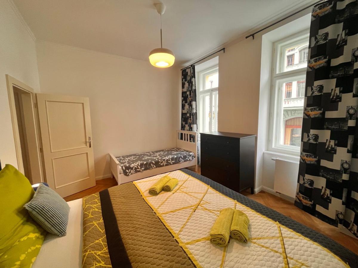 Amazing Apartment Zborovska Prague Extérieur photo